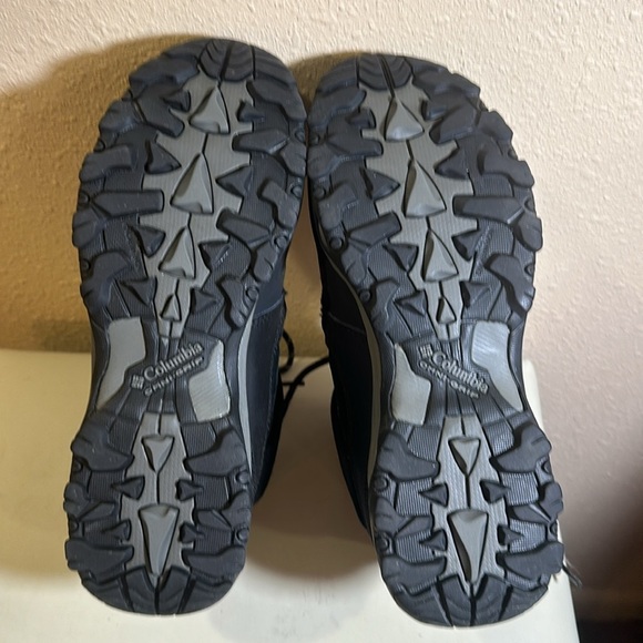 Columbia boots size 10 - Picture 8 of 9